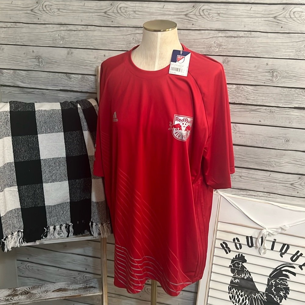 NY Redbulls Jersey Tee men’s. MLS